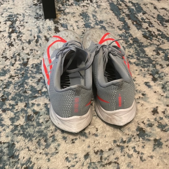 Nike running shoes - Picture 2 of 3